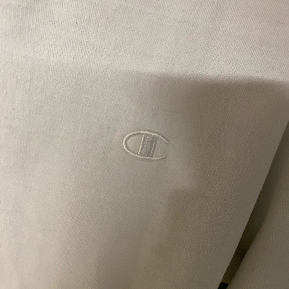 Champion White Pullover Sweatshirt ‼️ - Picture 5 of 5